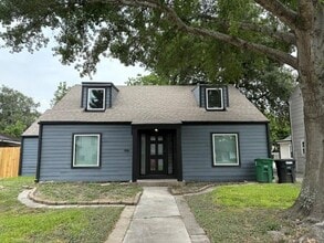 Building Photo - 3711 Eagle St
