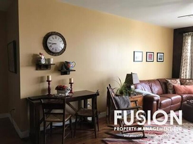 Building Photo - 2bd w/Heat & Central Air Included