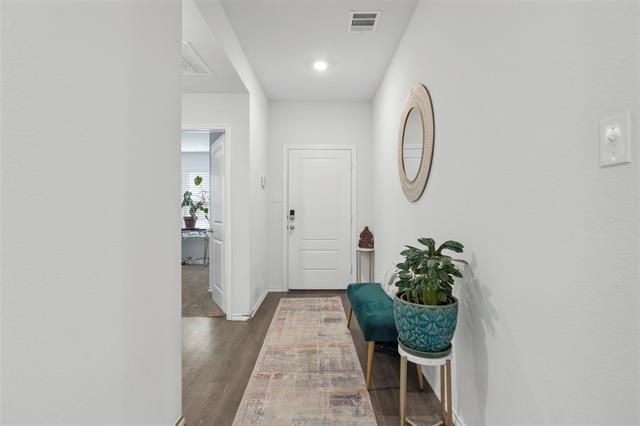 Building Photo - 1304 Lowhill Dr