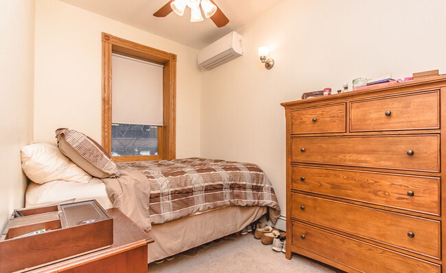 Building Photo - 113 Charles St