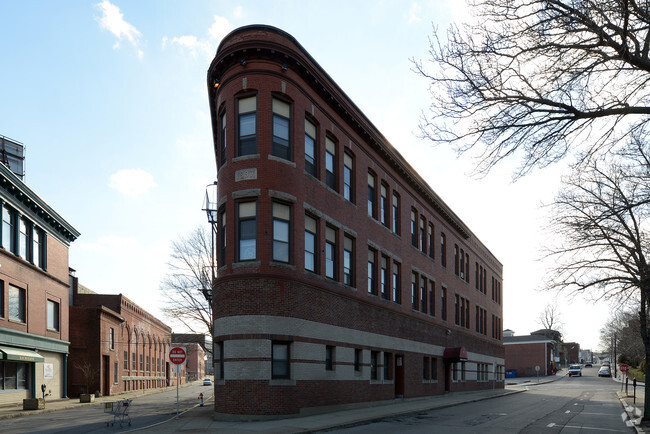 Building Photo - Borden Street Apartments