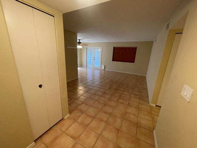 Building Photo - Cute condo in Mesa Del Sol