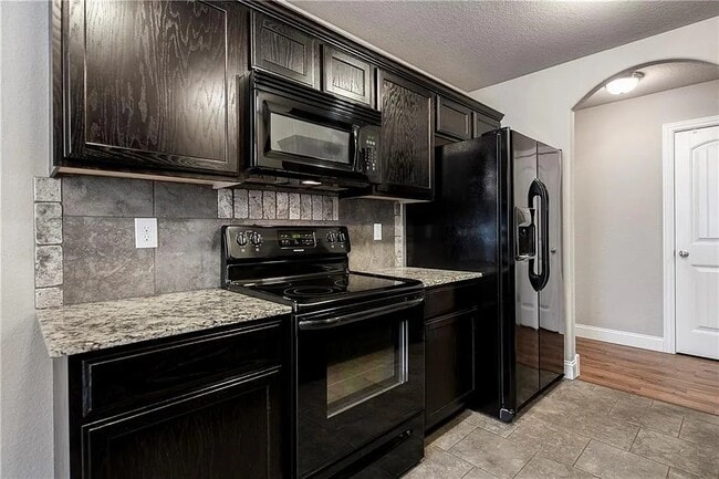 Building Photo - 3905 S W Capstone Ave