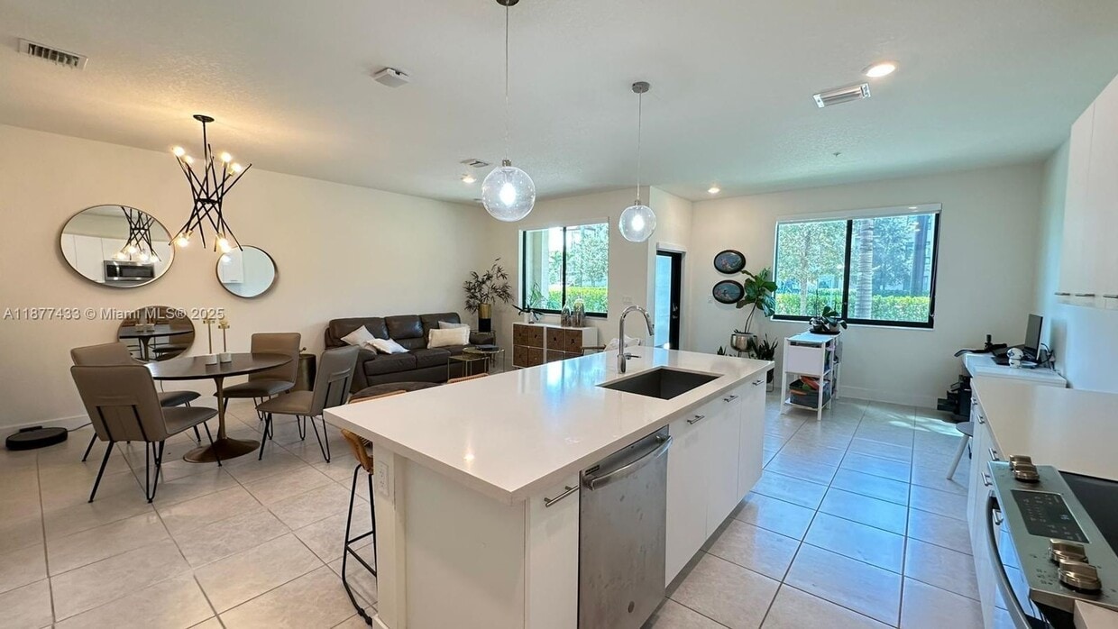 Photo - 4640 NW 84th Avenue 20, Doral, FL 33166