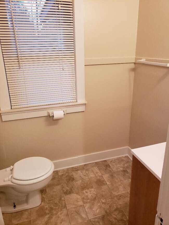Medio baño - 305 Judd Rd
