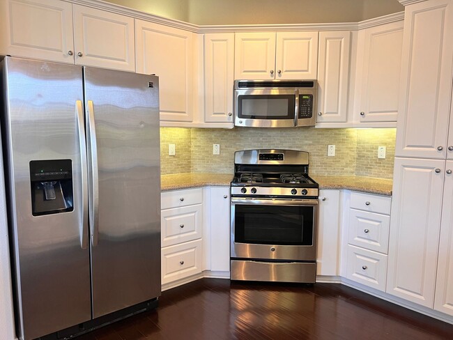 Building Photo - Sorrento Valley Second Story Corner Unit 3...