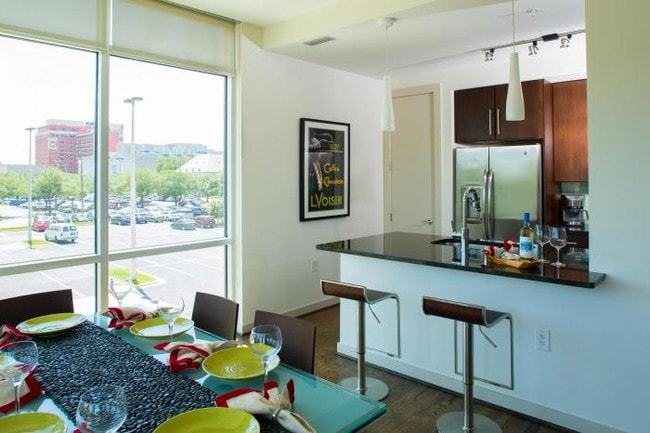 Building Photo - 2 bedroom in Houston TX 77004