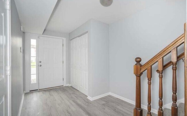 Foto del edificio - 50 Versailles Ct