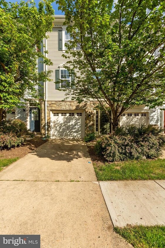 2007 Capstone Cir, Herndon, VA 20170 Townhome Rentals in Herndon VA