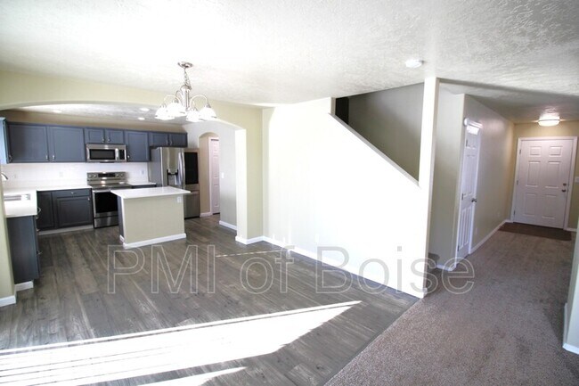 Foto del edificio - 639 E Willowbrook Dr