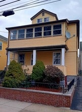Building Photo - 44 Glencoe St