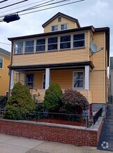 Building Photo - 44 Glencoe St