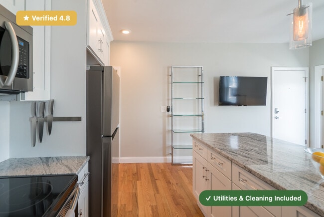 Building Photo - Furnished Bedroom with Private Bath in South Boston