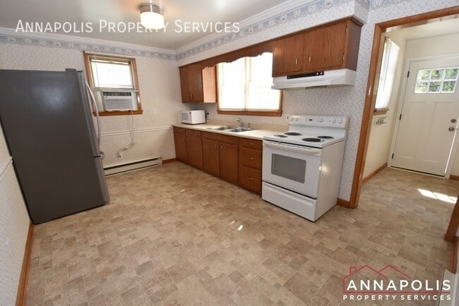 Building Photo - 3043 Riva Rd