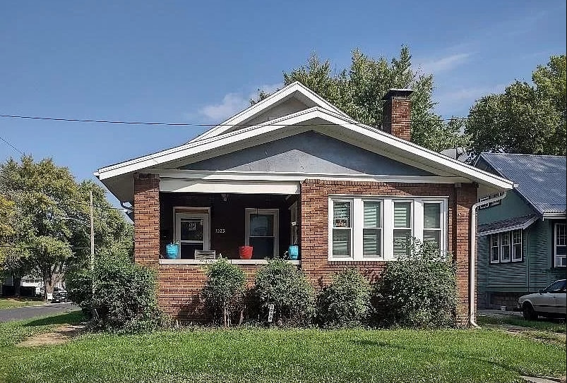 Primary Photo - 1023 W Columbia Ter