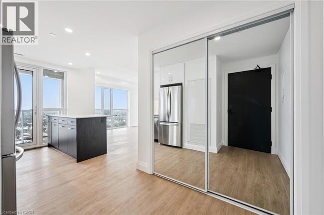 Building Photo - 410 Westhaven St