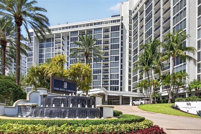 Building Photo - 10275 Collins Ave