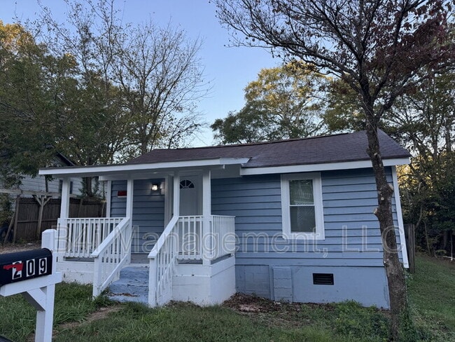 Foto del edificio - 209 Banks St