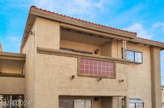 Building Photo - 7200 W Pirates Cove Rd