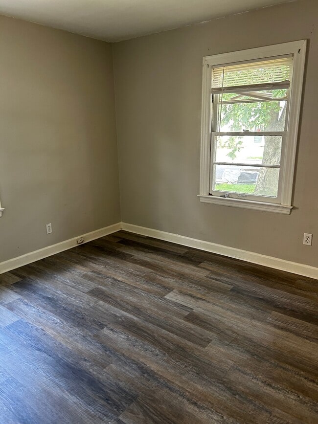Building Photo - 803 Blossom St