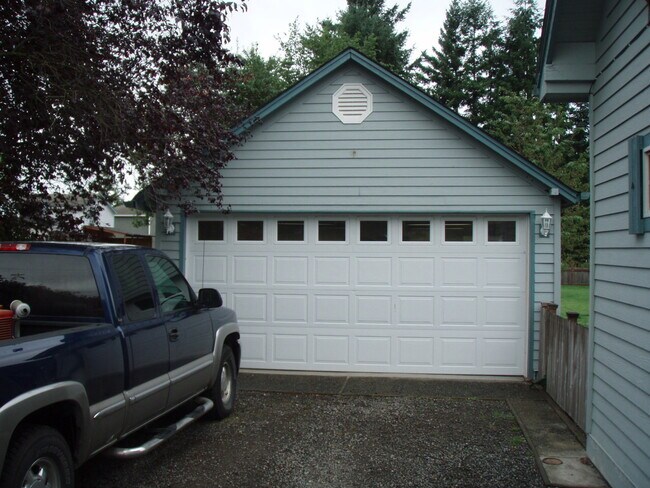 Building Photo - Beautiful 3 bedroom home Enumclaw