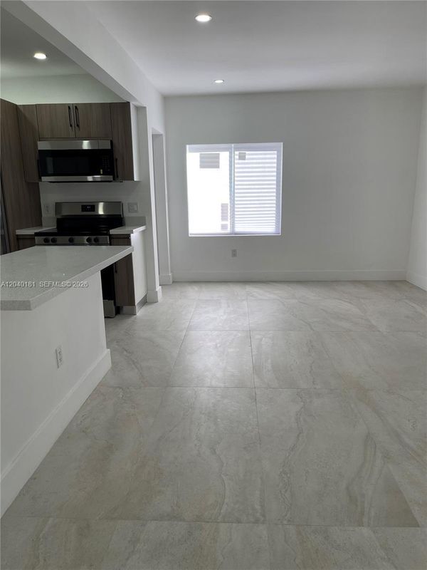 Foto del edificio - 1310 Sharazad Blvd