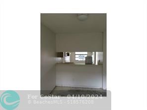 Building Photo - 4164 Lakeside Dr