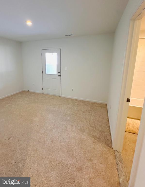 Foto del edificio - 58 Bolingbroke Wy