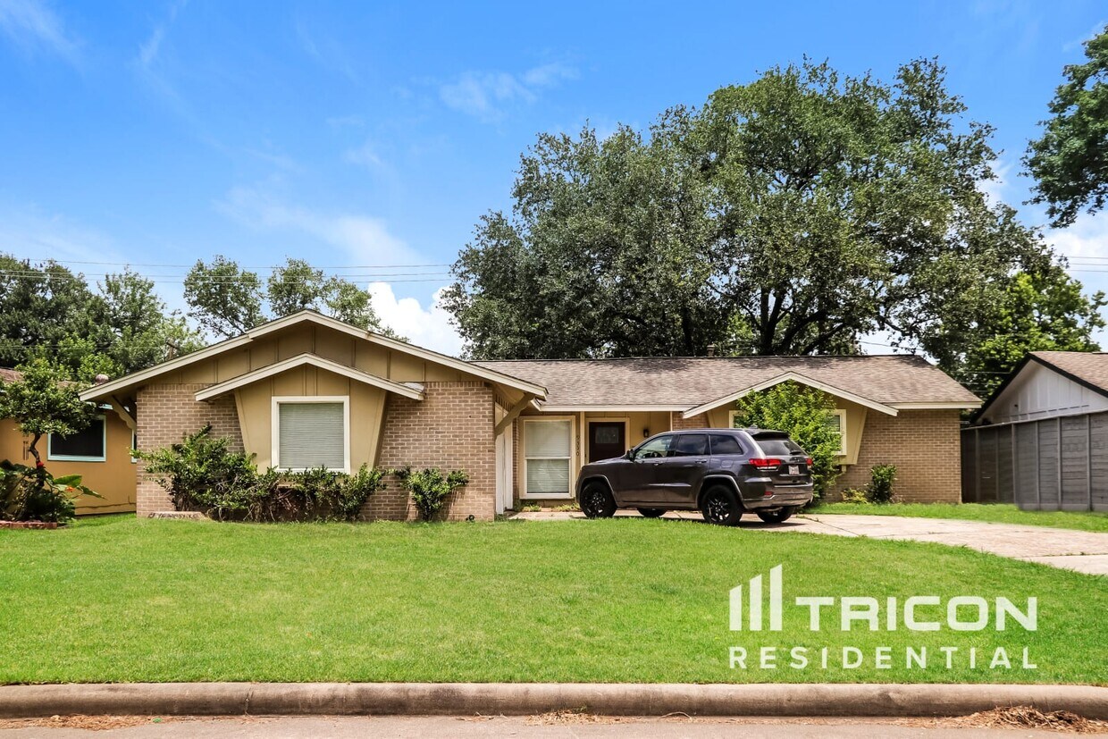 Foto principal - 9330 Highmeadow Dr