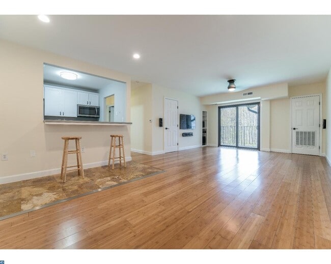 Building Photo - 11 Dover Hall