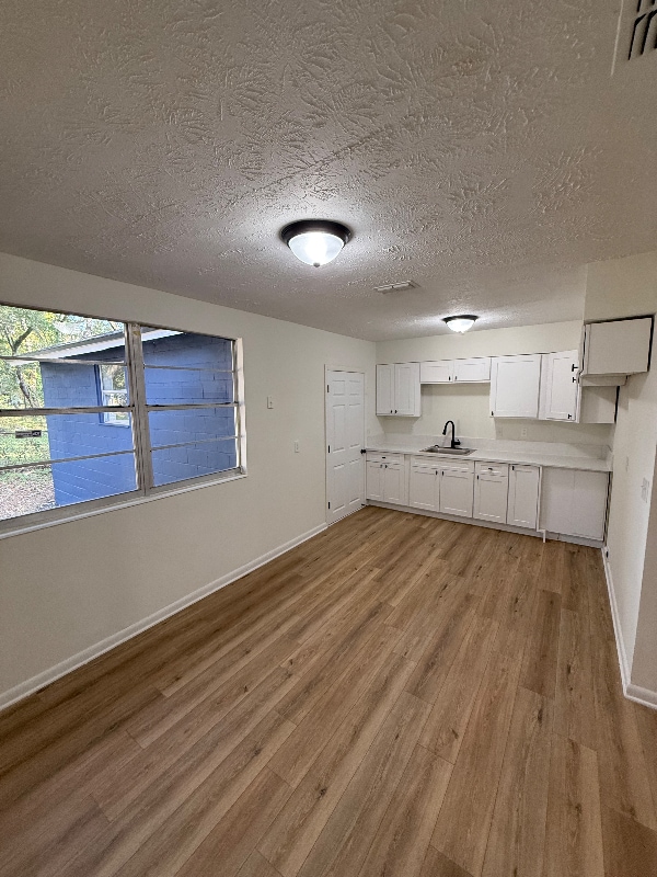 Foto del edificio - 1675 Winthrop St