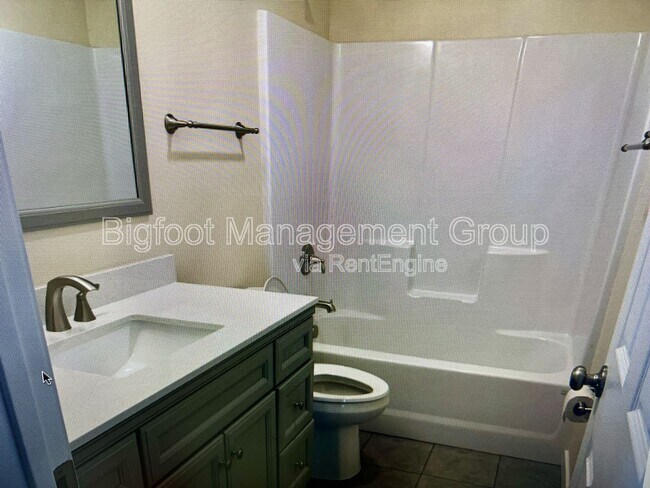 Foto del edificio - 611 Wilder Ave