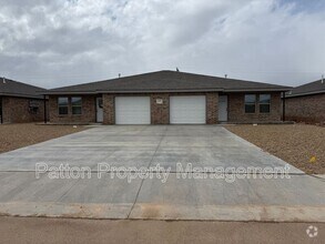 Building Photo - 1118 Caprock St