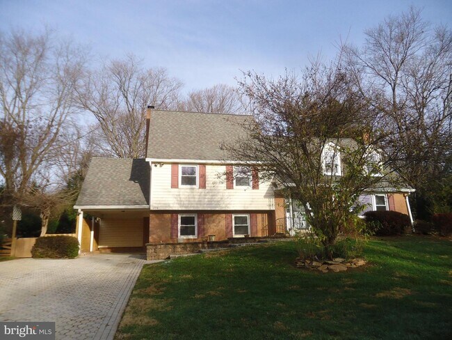 Building Photo - 8014 Birnam Wood Dr