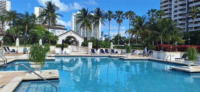 Foto del edificio - 2000 Island Blvd
