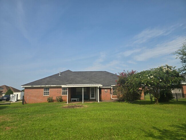 Building Photo - 198 Hannah Rd