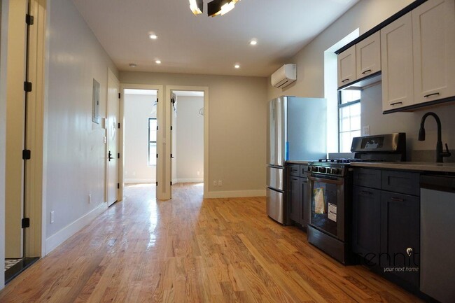 Building Photo - 254 Patchen Ave
