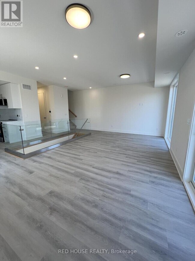 Building Photo - 38 Everett Cmn