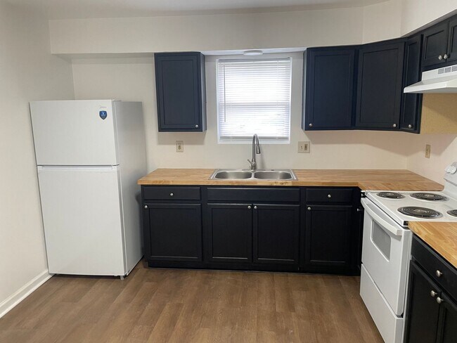 Foto del edificio - 3 bedroom 1 bath house for rent