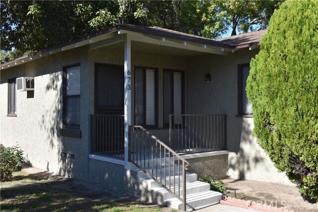 Foto del edificio - 673 N Rosemary Ln
