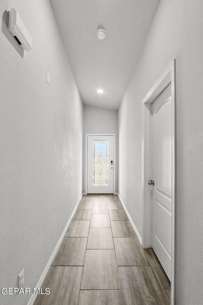Building Photo - 3925 Desert Dunes Dr