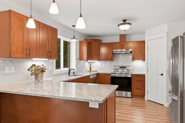 Building Photo - 8645 Evergreen Dr NE