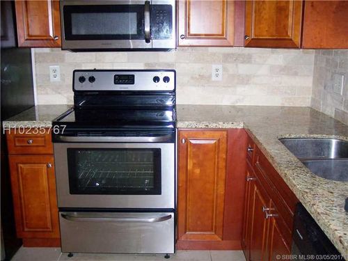 Building Photo - 11364 Taft St