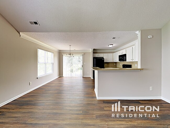Building Photo - 2113 Sebastiani Dr