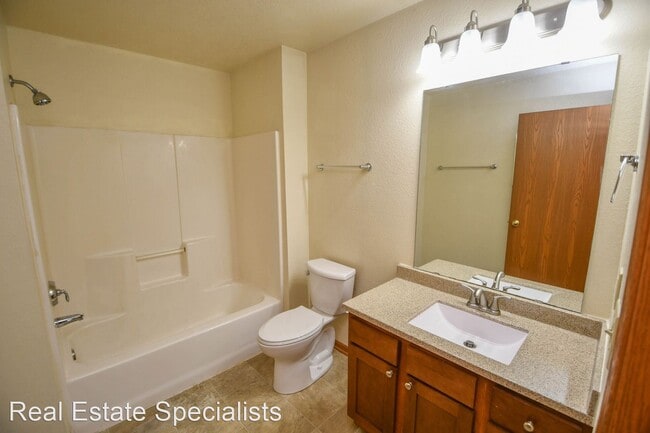Building Photo - 125 Deer Creek Ct