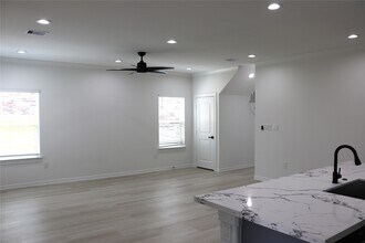 Building Photo - 16606 Bonnie Sean Dr