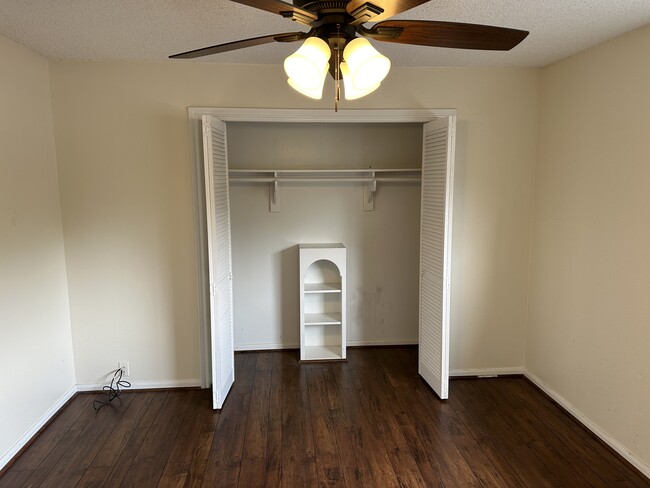 Building Photo - 223 Blue Castle Ln