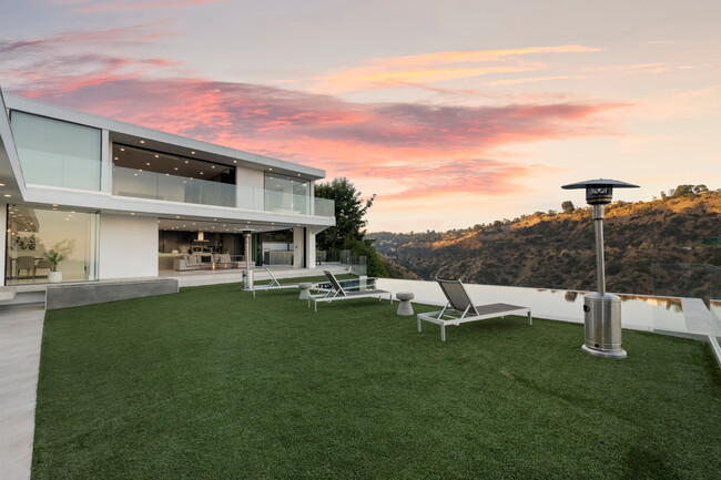 Building Photo - 2110 Hercules Dr