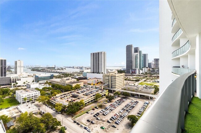 Foto del edificio - 1600 NE 1st Avenue Unit 1901-20