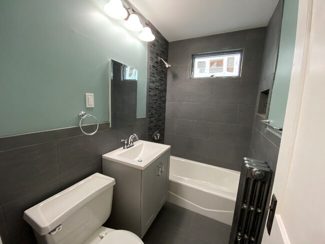 Foto del edificio - 305 Belgrade Ave